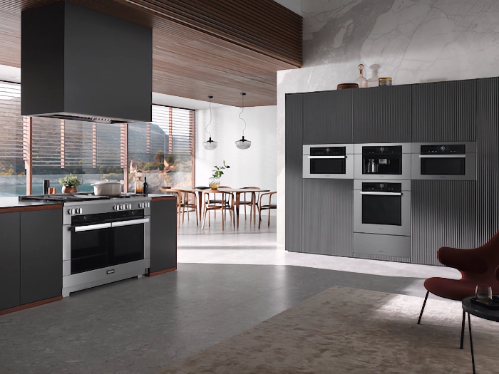 https://blog.athertonappliance.com/wp-content/uploads/2023/09/miele-kitchen-luxury-wall-oven.jpg